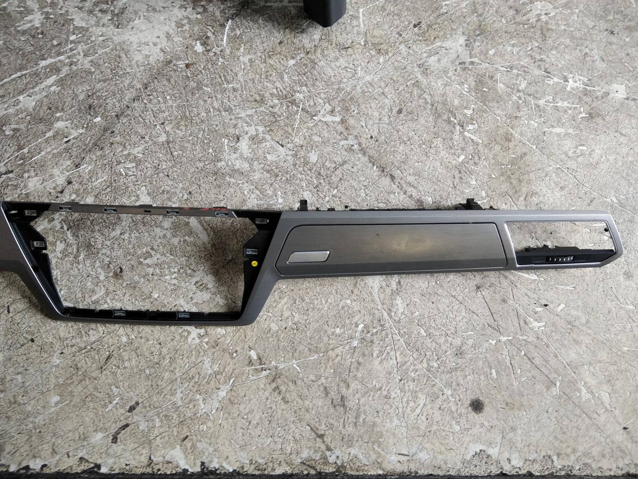 Mascherina portastrumenti centr. cruscotto